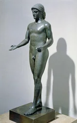 De Apollo van Piombino (brons)